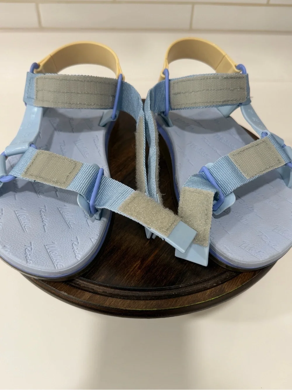 Melissa x Rider Papete Strappy Sandals Light Blue Yellow Size 7 Bubblegum Scent!